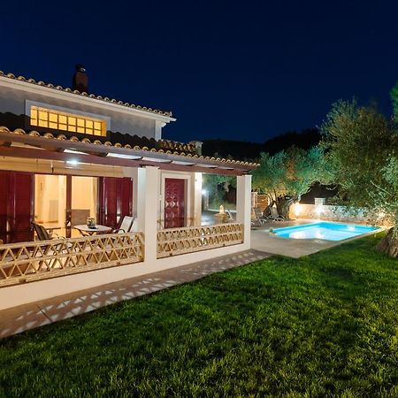 Evalexia Villa - Luxury Villa With Private Pool Near Laganas Perfect For Groups By Villa Mana Gers Kalamákion Buitenkant foto