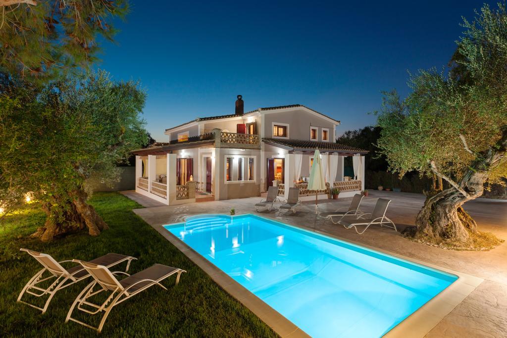 Evalexia Villa - Luxury Villa With Private Pool Near Laganas Perfect For Groups By Villa Mana Gers Kalamákion Buitenkant foto