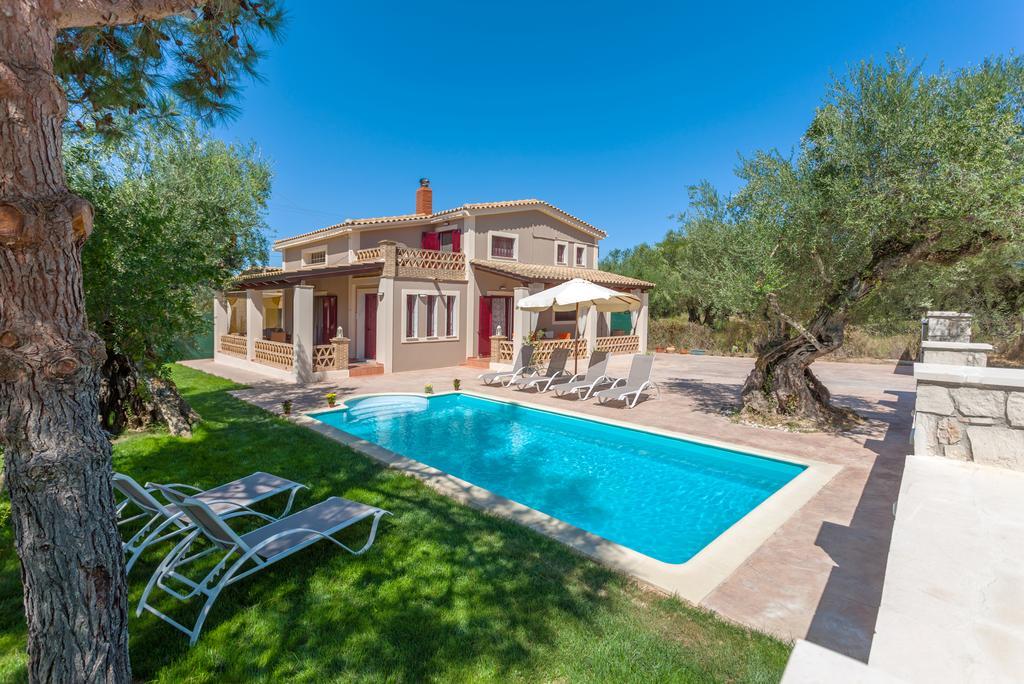 Evalexia Villa - Luxury Villa With Private Pool Near Laganas Perfect For Groups By Villa Mana Gers Kalamákion Buitenkant foto