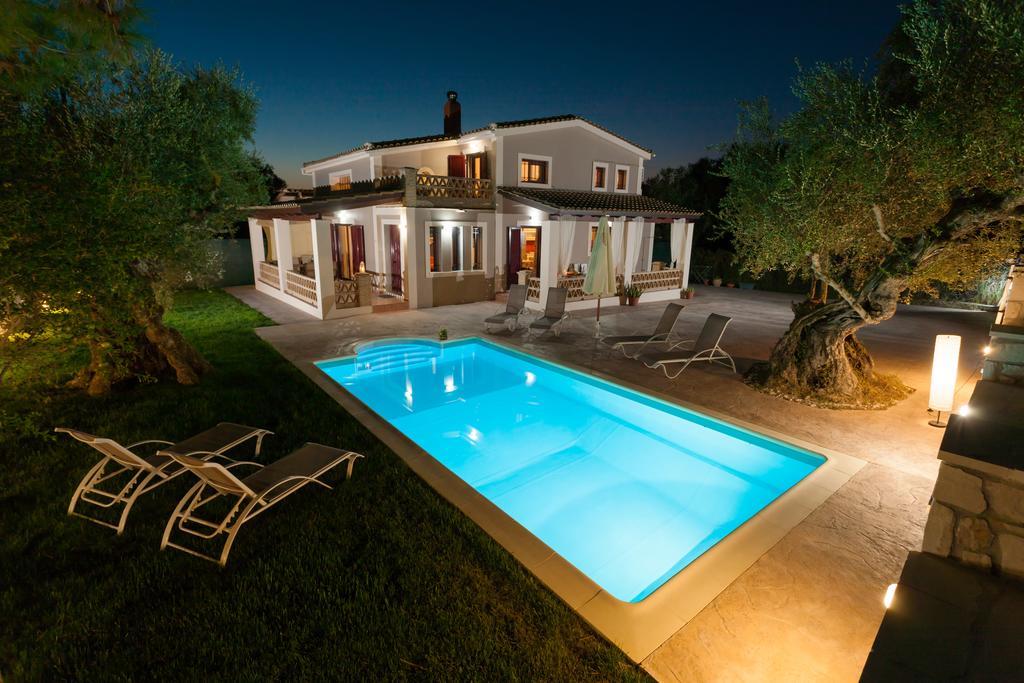 Evalexia Villa - Luxury Villa With Private Pool Near Laganas Perfect For Groups By Villa Mana Gers Kalamákion Buitenkant foto