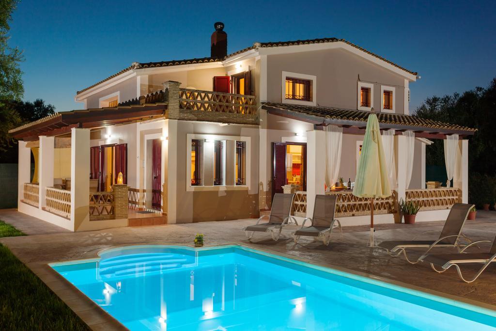 Evalexia Villa - Luxury Villa With Private Pool Near Laganas Perfect For Groups By Villa Mana Gers Kalamákion Buitenkant foto
