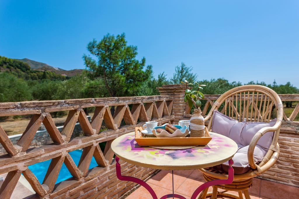 Evalexia Villa - Luxury Villa With Private Pool Near Laganas Perfect For Groups By Villa Mana Gers Kalamákion Buitenkant foto