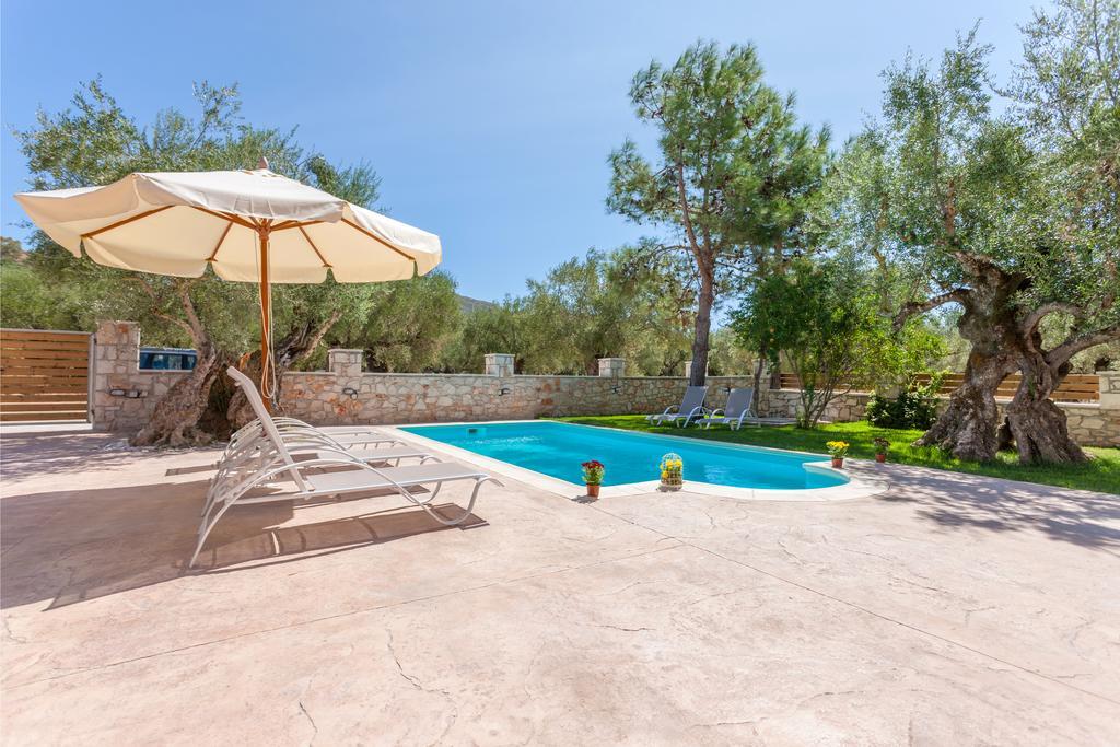 Evalexia Villa - Luxury Villa With Private Pool Near Laganas Perfect For Groups By Villa Mana Gers Kalamákion Buitenkant foto