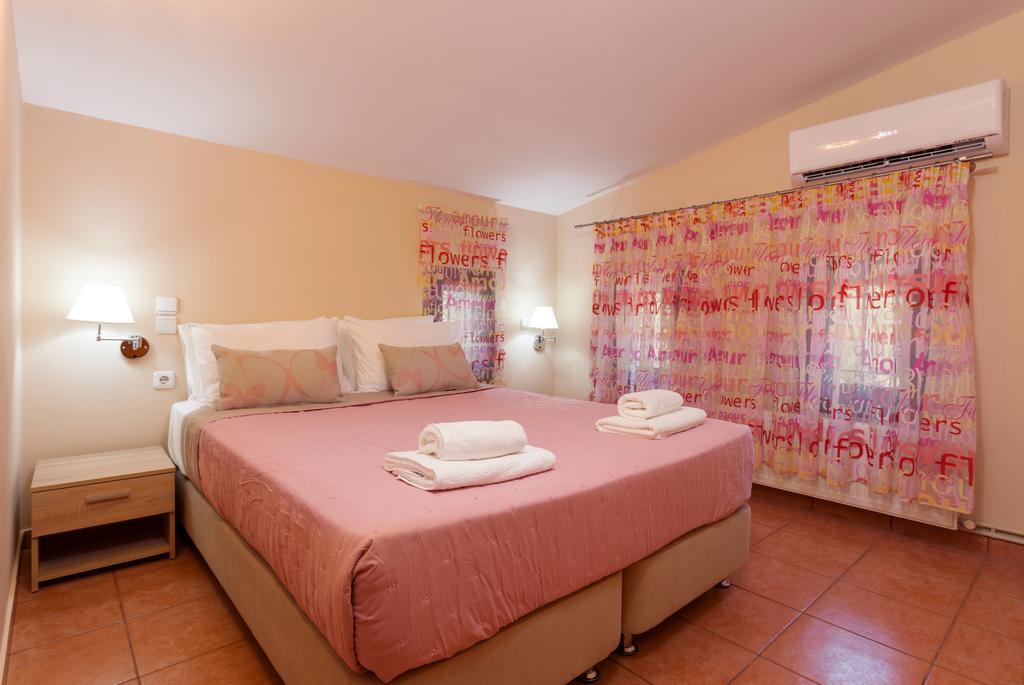 Evalexia Villa - Luxury Villa With Private Pool Near Laganas Perfect For Groups By Villa Mana Gers Kalamákion Buitenkant foto